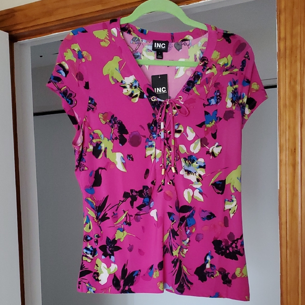 NWT INC International Concepts Top
